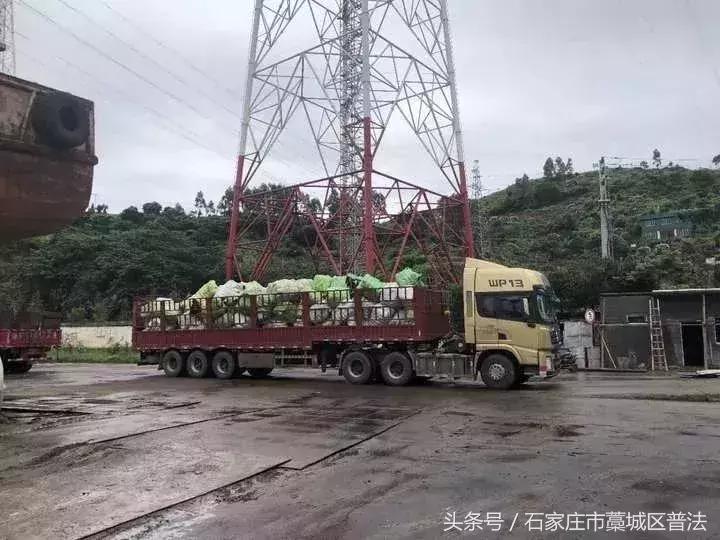 恶心！数百吨韩国人扔掉的旧衣服被截获！你淘来的名牌货，可能来自太平间……