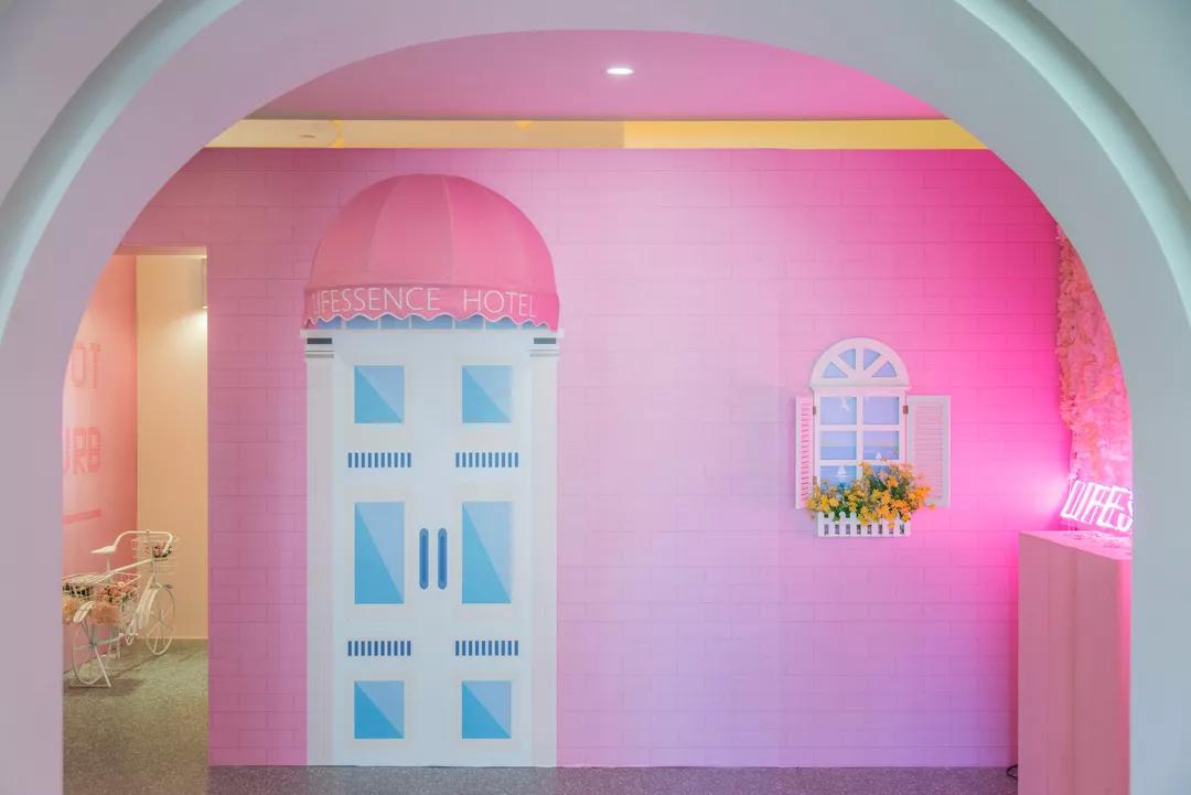 长乐路惊现粉色神秘快闪店!霸屏粉色,即将炸掉你的朋友圈!