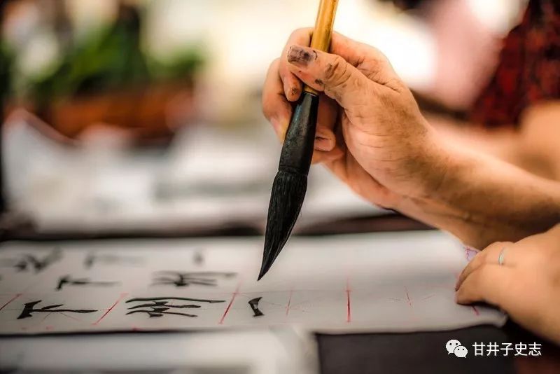 什么情况？八位摄影大咖竟然齐聚甘井子街头……