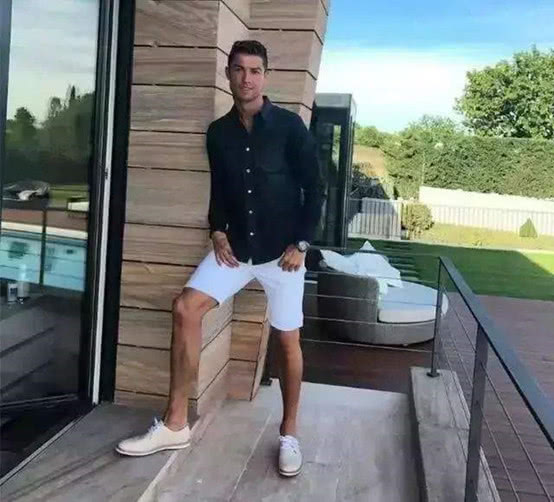 不仅仅是足球先生，这样的C罗让人不得不爱