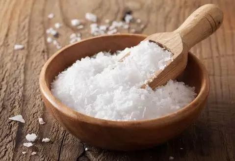 肛裂能经常用高锰酸钾坐浴吗,肛裂能用高锰酸钾坐浴吗