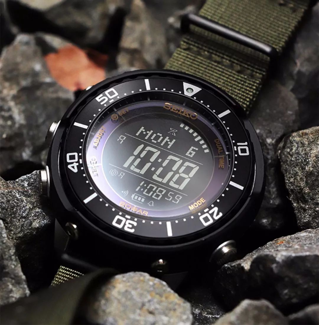 你有你的Rolex,我有我的“玩具”电子表│老司机的十件套