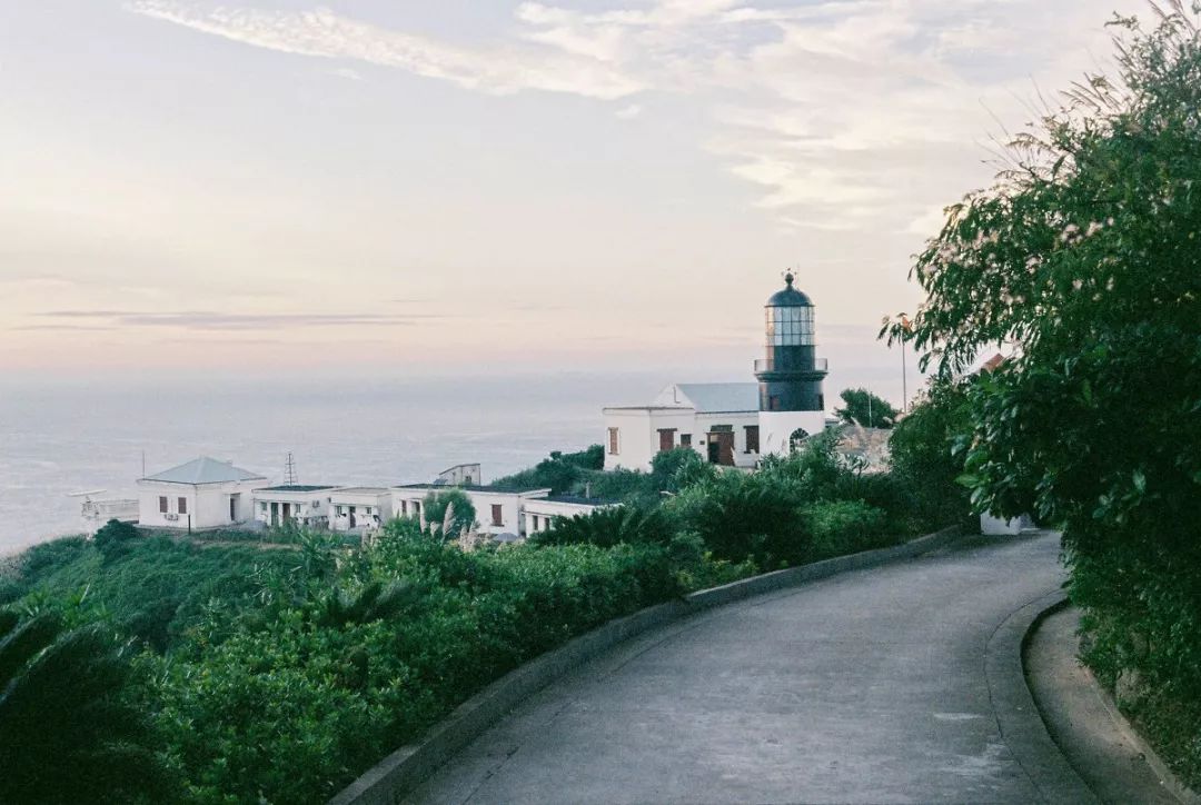 逃离钢筋水泥的盒子，去人少景美的嵊泗列岛，成全你放荡不羁的心