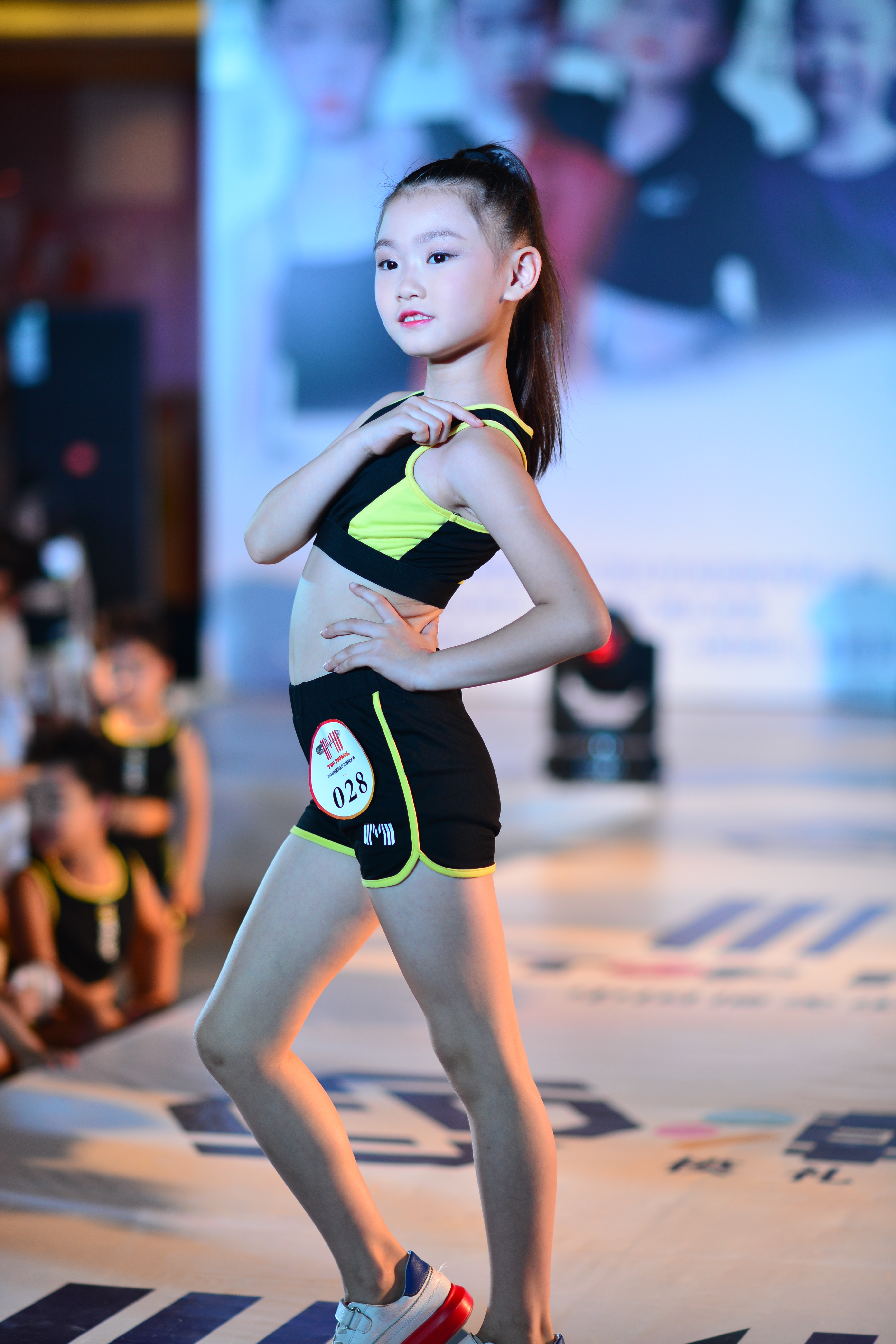 顶尖少儿模特大赛现场！看小淑女和小绅士们的别样风采