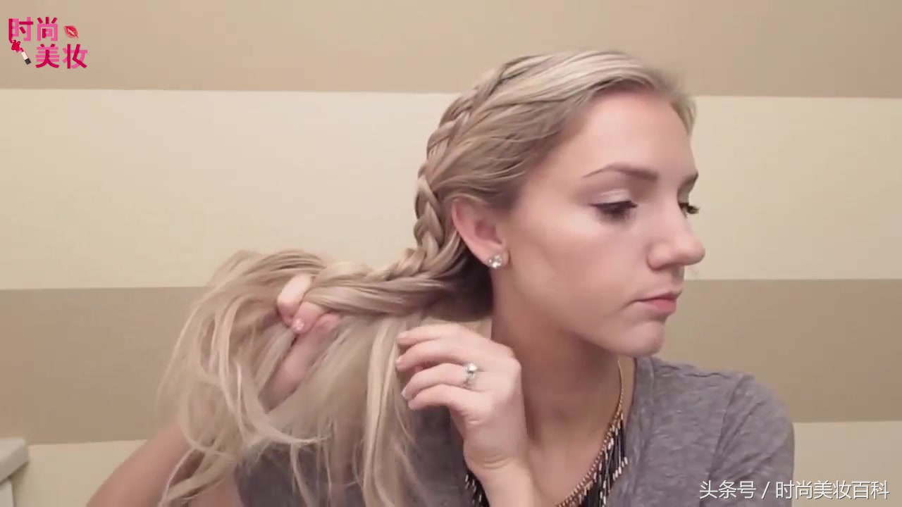 鱼骨辫编发教程,怎么编织人鱼马尾辫