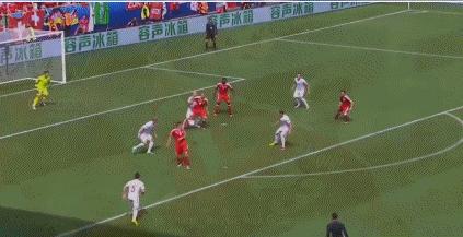 卡洛斯对比沙奇里,比卡洛斯大腿粗的球员