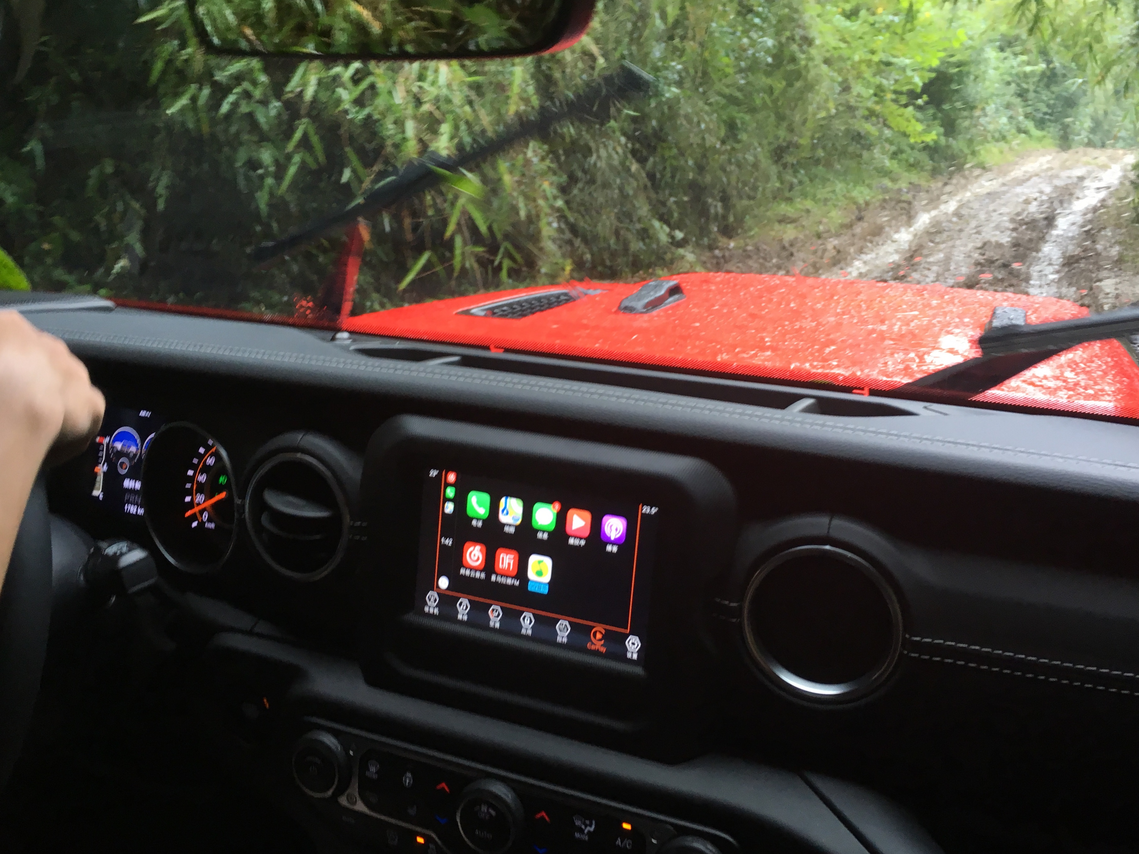 硬派越野车如何改善舒适性,越野jeep硬派