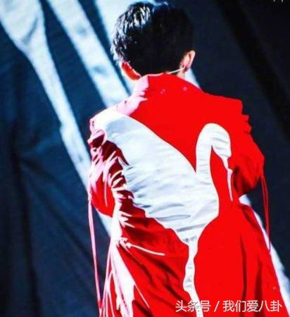 朱正廷蔡徐坤超甜对视害羞,朱正廷蔡徐坤高甜瞬间