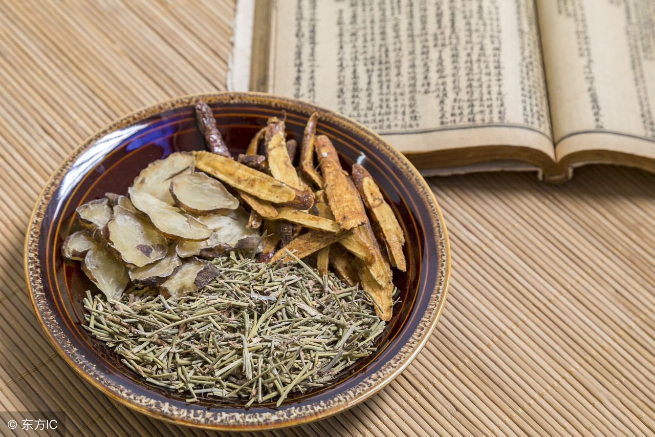 咽喉肿痛发痒打喷嚏流鼻涕怎么办,鼻腔内发痒打喷嚏流鼻涕怎么回事