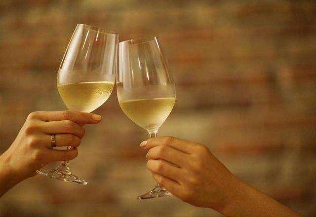 红酒莫吉斯,无醇干红和无醇起泡酒区别大吗