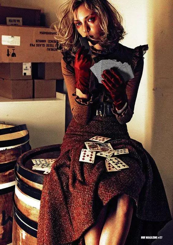 抖音30万赞，勾搭俄罗斯小姐姐拍照套路get