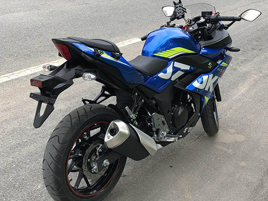 天津市哪有卖豪爵铃木gsx250r的,春风摩托250sr和豪爵铃木gsx250r