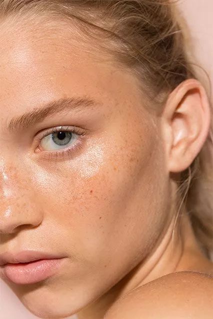 用了很多大牌护肤品依旧没有改善,用了很多护肤品就是没改变