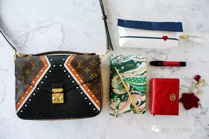 普通人怎么选择的包包又不撞大牌,好看的包包总是买不够