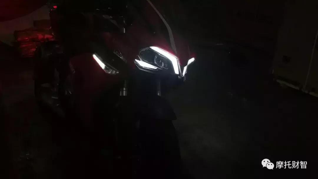 最新款隆鑫无极300rr,无极300rr19款和20款有什么区别吗