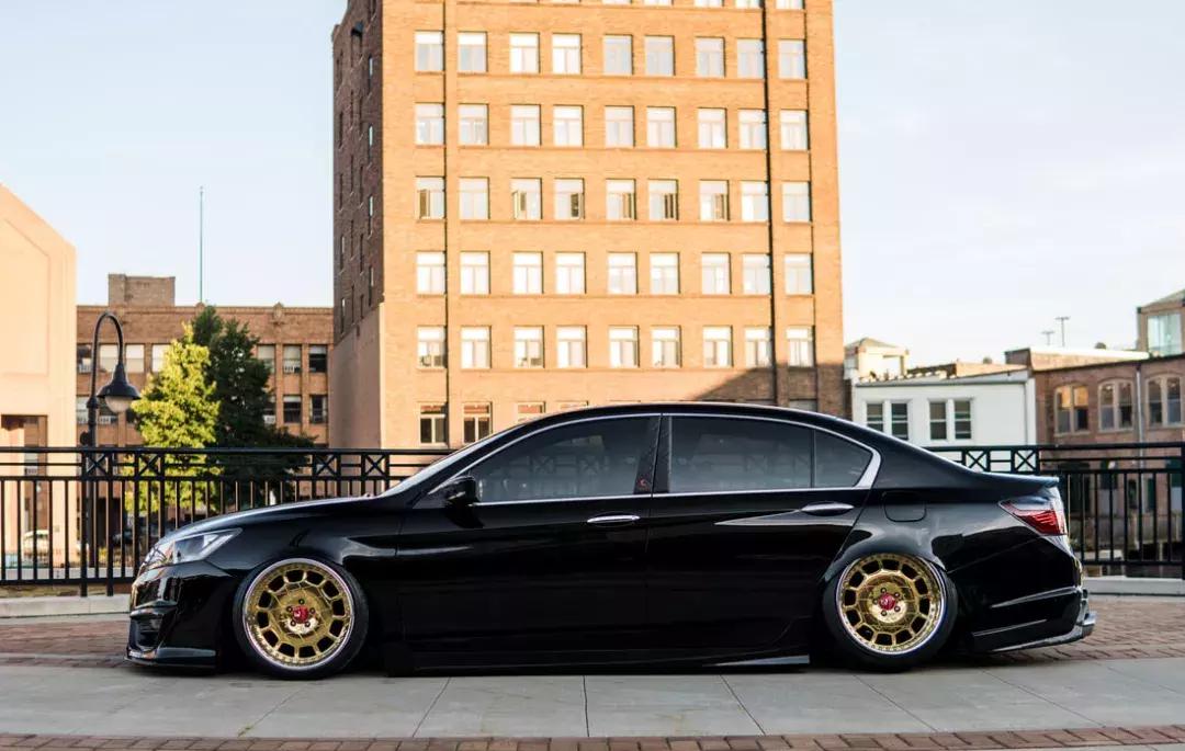 土豪金轮毂要配什么,土豪金纺车轮