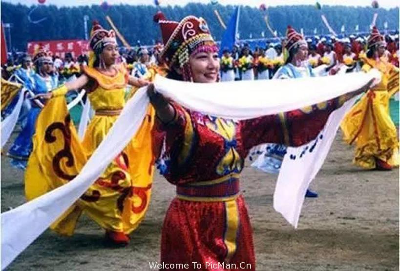 细谈蒙古族与哈达的礼仪文化,各色哈达的意义蒙古族礼仪