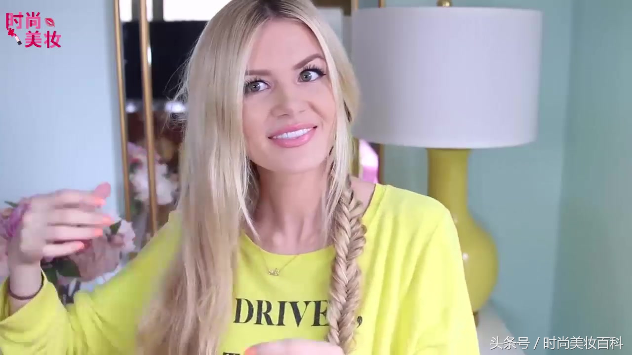 鱼尾扭扭夹盘发教程中短发,两边编发的低盘发简单好看教程