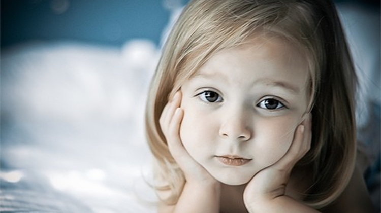 宝宝老是舔手要阻止吗,宝宝总是去碰下身怎么办