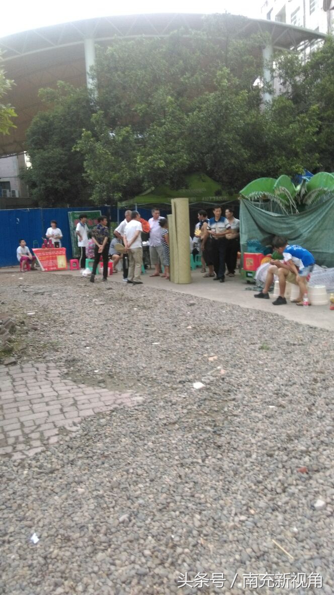 摆摊卖凉席100种,街头卖竹凉席视频