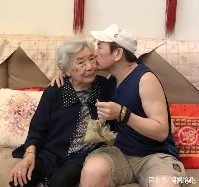 娱乐圈尊老爱幼的典范，他用实际行动诠释什么是尽善尽美