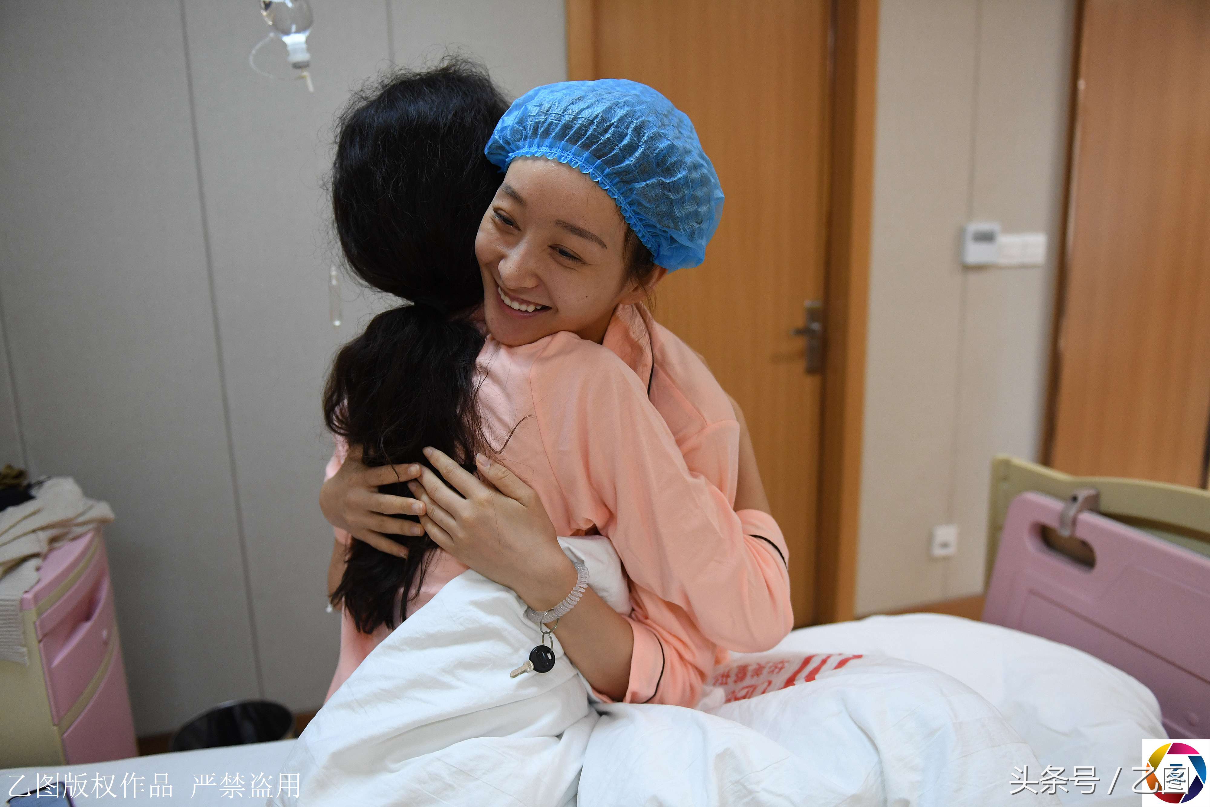 资深记者辞职专拍小人物，在头条获6亿流量，还用镜头解救了140个家庭