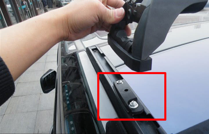 轿车后备箱可以装什么不被罚,小汽车后备箱装东西不关会罚款吗