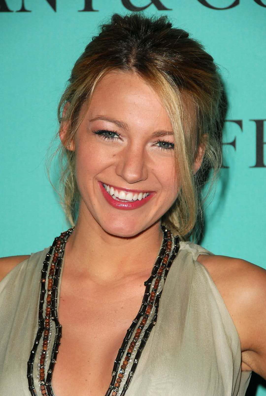 绯闻女孩queens演员,绯闻女孩queens经典造型