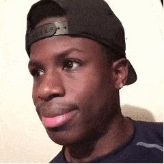 人手一罐的自然乐园芦荟胶，我很怀疑里面到底有没有芦荟！