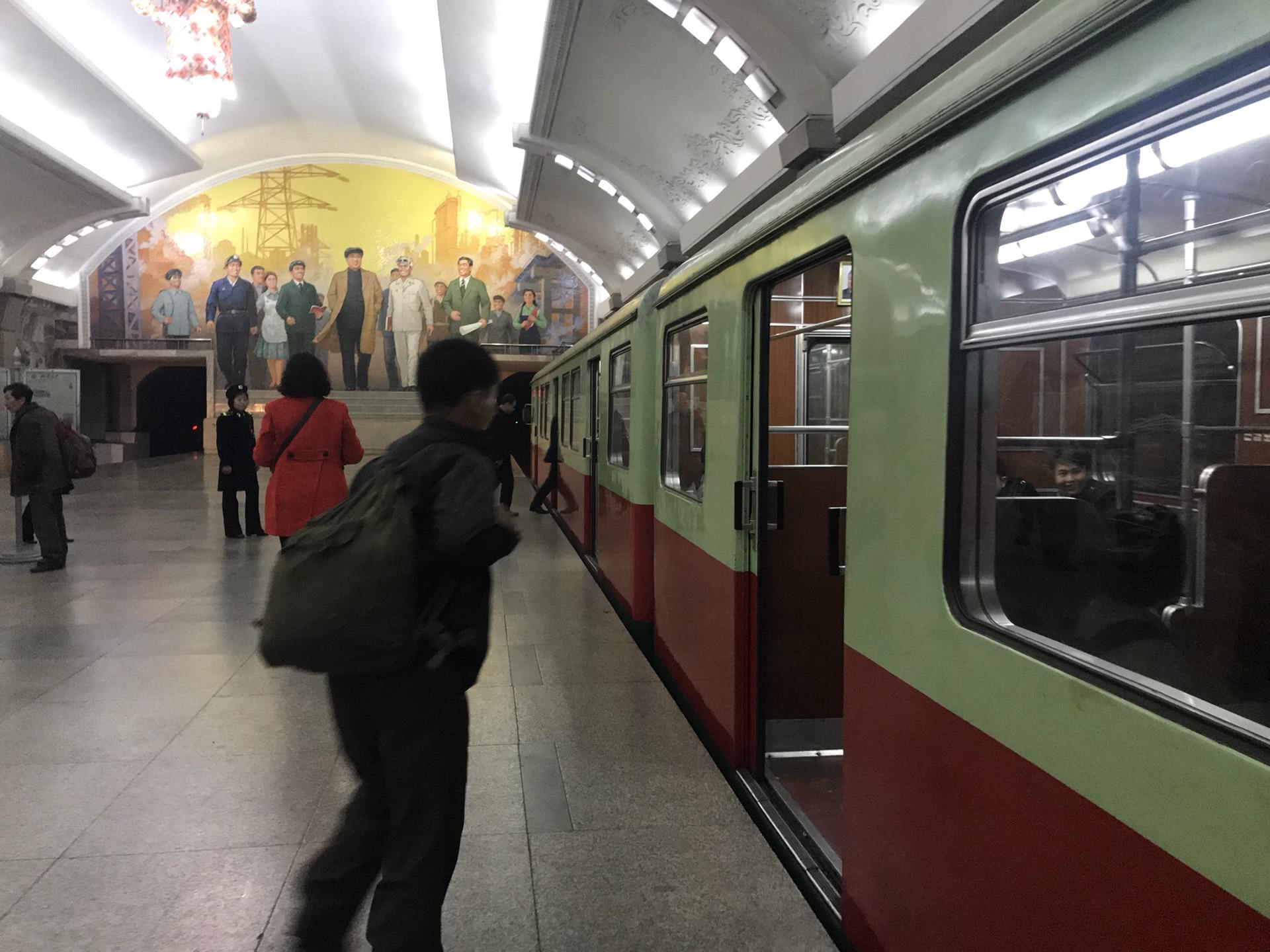 朝鲜导游纯天然的美貌,朝鲜导游很吃香吗