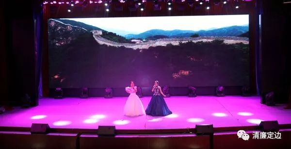 高举旗帜跟党走不忘初心铸师魂,不忘初心跟党走牢记使命