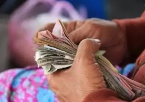 残酷的现实生活的无情感到绝望,残酷的现实叫人无奈