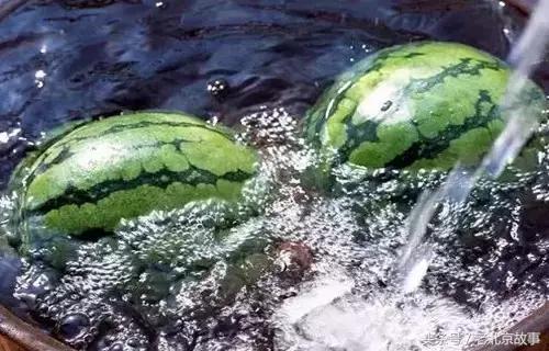 这么热的伏天儿，过去没有空调，北京人如何过的？