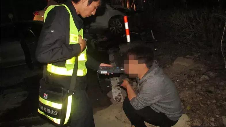 珠海女子过斑马路被撞身亡,珠海29岁女子被撞身亡