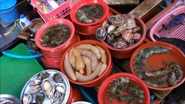 中游客去韩国旅游,买了10斤海肠,6斤海参!结账的时候无语了