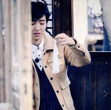 易烊千玺张艺兴素颜,易烊千玺张艺兴颜值