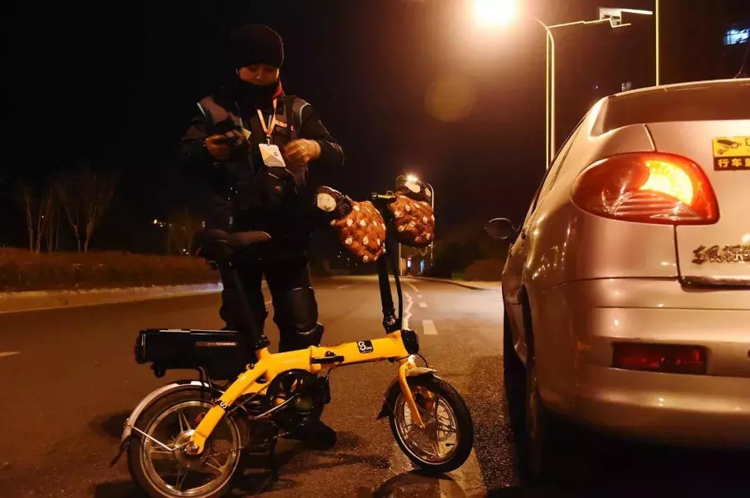 姑娘打工赚20万,70后大姐公开月入5000元副业