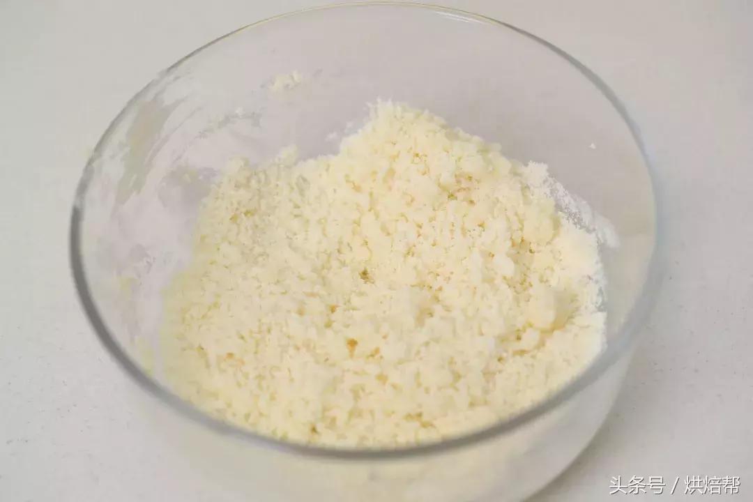 做出来的面包大部分都好看,这款面包真好吃做法简单造型别致