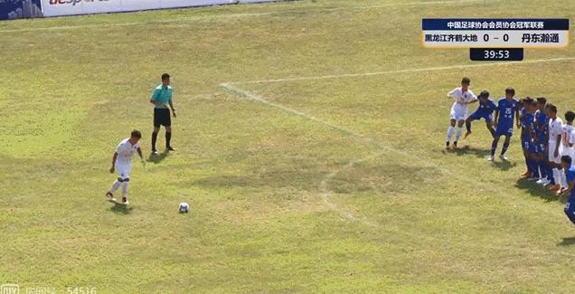 业余足球赛如火如荼,业余联赛点球大战罚丢点球
