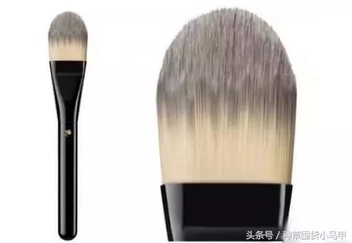 哪款粉底液粉扑最好上妆,粉底刷和气垫粉扑哪个上妆比较好