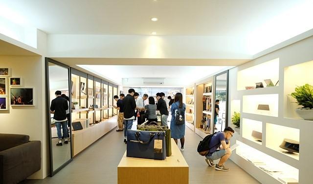 画廊般的Moshi专卖店-买3C周边购物体验