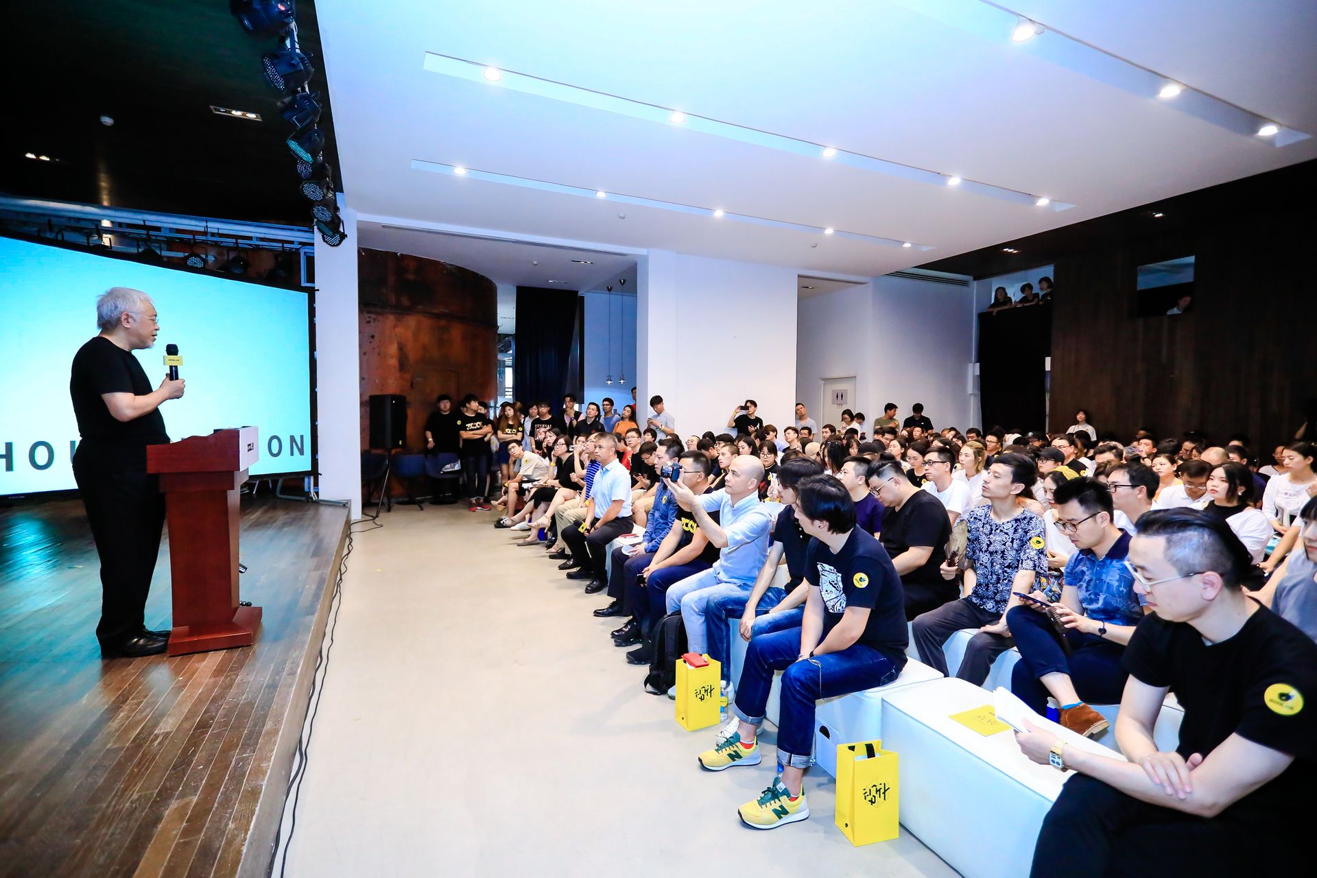 站酷空间设计师,站酷合作