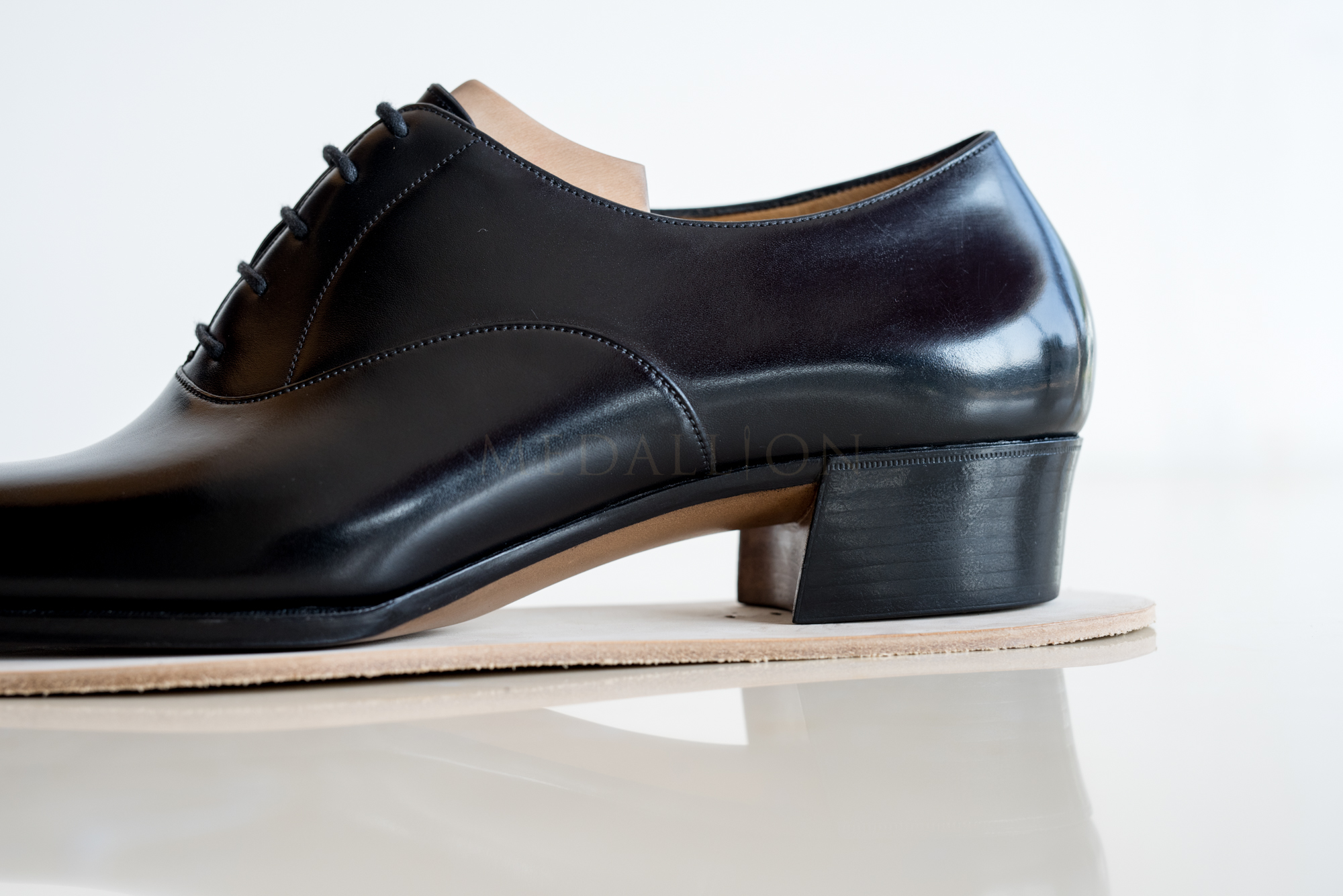 皮鞋制作大赛,英国顶级手工皮鞋制作