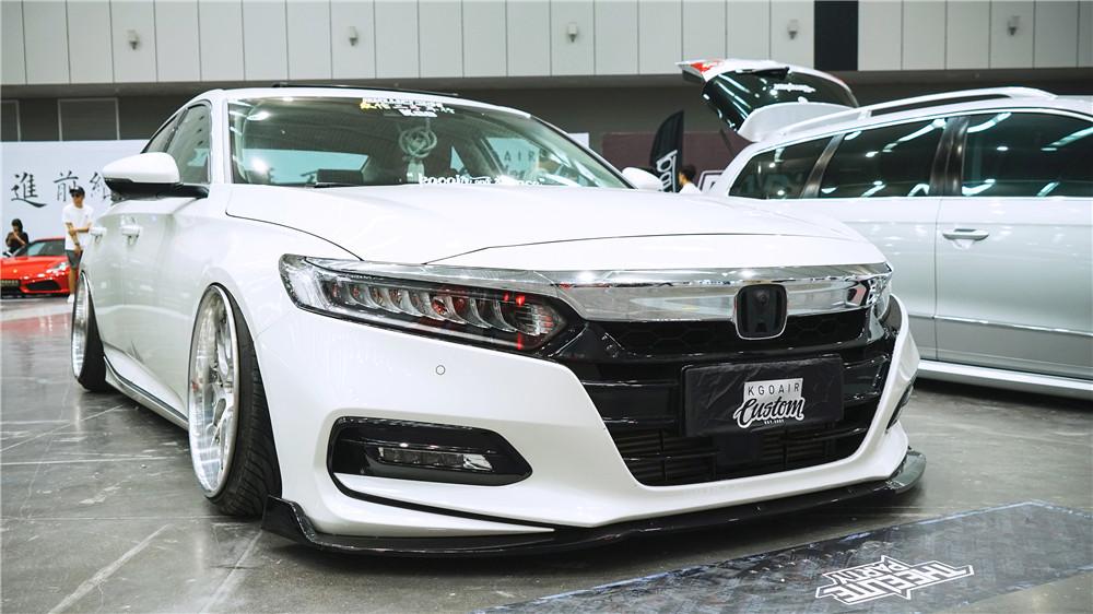 本田10代雅阁国内首改，花费7万将车打造成精品姿态！