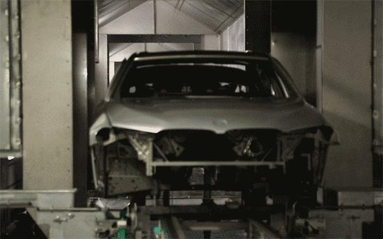 都在说新能源汽车并线生产可谁能像宝马这么智能化？