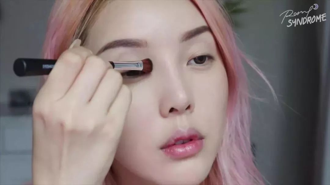 pony推荐精致眼妆,pony化妆技巧视频