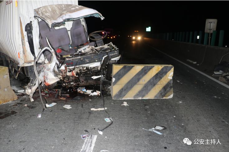 广明高速交通事故,大广高速货车连环追尾视频