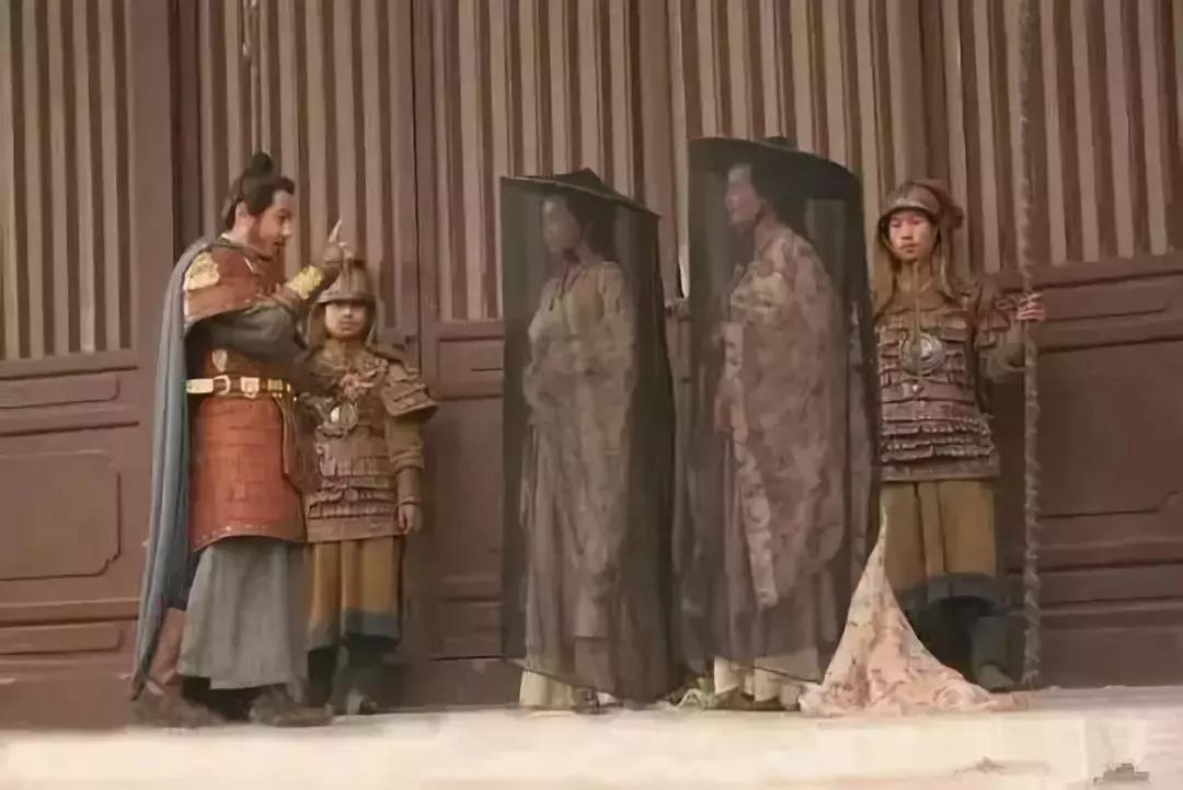 中国古代女子服装怎样穿 (古代女子服装变化)