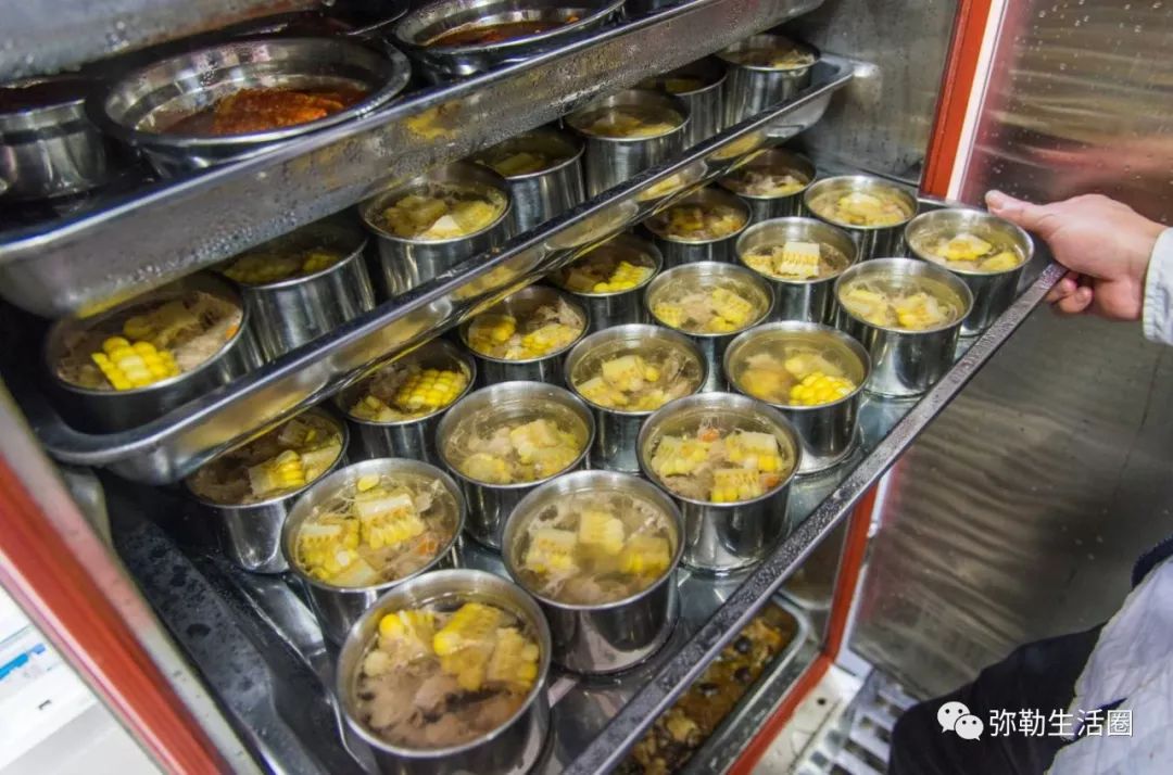 弥勒90后美女开餐馆,自创近百个健康菜,全家老小都喜欢