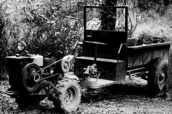 那一夜，差点被冻死在驾驶室，老司机讲述40年卡车生涯